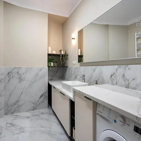 Classic 3br Loft Overlooking Cismigiu Gardens, Two Bathrooms, Balconies Apartment Bucharest