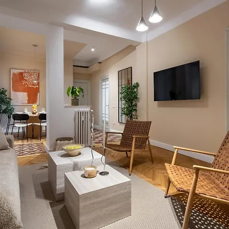 Classic 3br Loft Overlooking Cismigiu Gardens, Two Bathrooms, Balconies *