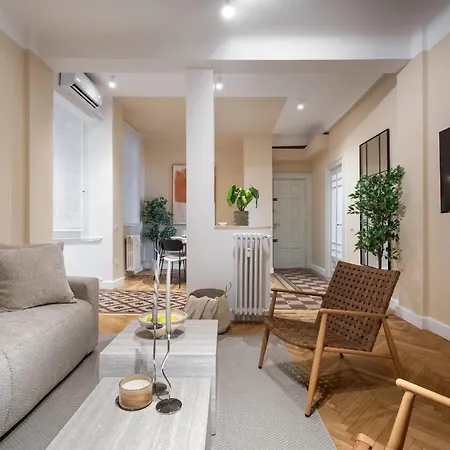 Classic 3br Loft Overlooking Cismigiu Gardens, Two Bathrooms, Balconies *