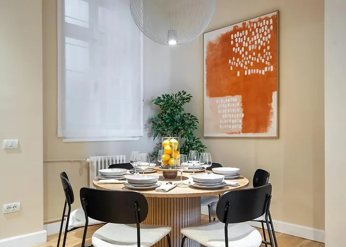 Classic 3br Loft Overlooking Cismigiu Gardens, Two Bathrooms, Balconies Apartamento Bucarest