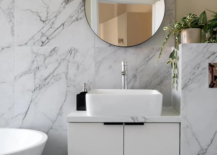 Apartamento Classic 3br Loft Overlooking Cismigiu Gardens, Two Bathrooms, Balconies Bucarest