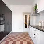 Classic 3br Loft Overlooking Cismigiu Gardens, Two Bathrooms, Balconies アパート