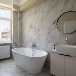 Classic 3br Loft Overlooking Cismigiu Gardens, Two Bathrooms, Balconies