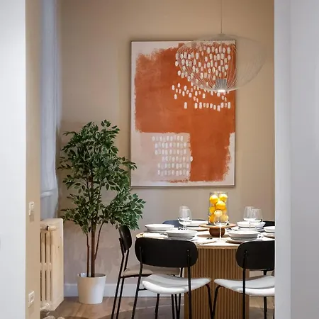 Classic 3br Loft Overlooking Cismigiu Gardens, Two Bathrooms, Balconies Appartement