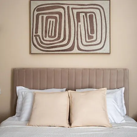 Appartement Classic 3br Loft Overlooking Cismigiu Gardens, Two Bathrooms, Balconies