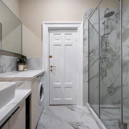 Classic 3br Loft Overlooking Cismigiu Gardens, Two Bathrooms, Balconies *