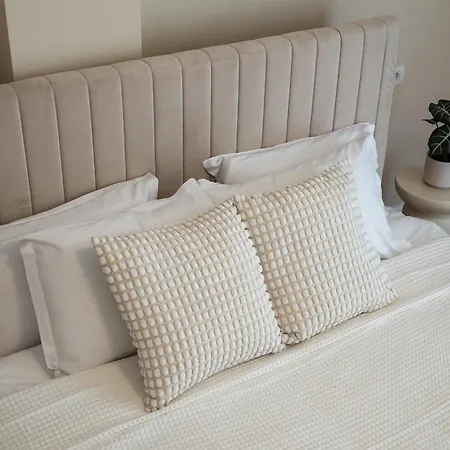 Classic 3br Loft Overlooking Cismigiu Gardens, Two Bathrooms, Balconies *