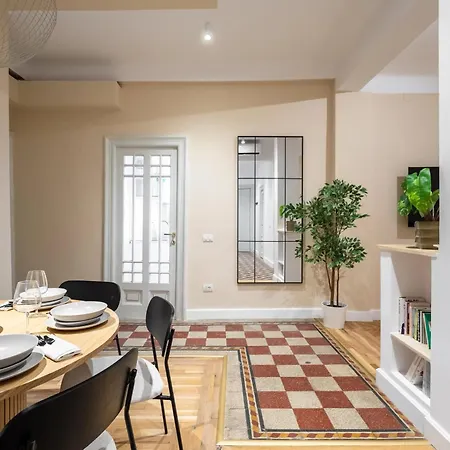 公寓 Classic 3br Loft Overlooking Cismigiu Gardens, Two Bathrooms, Balconies 布加勒斯特