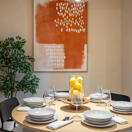 Classic 3br Loft Overlooking Cismigiu Gardens, Two Bathrooms, Balconies Appartement Bucarest