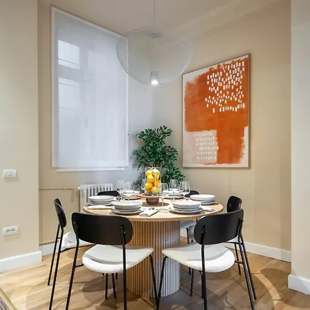 Classic 3br Loft Overlooking Cismigiu Gardens, Two Bathrooms, Balconies Appartement Bucarest