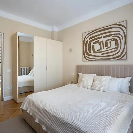 公寓 Classic 3br Loft Overlooking Cismigiu Gardens, Two Bathrooms, Balconies 布加勒斯特