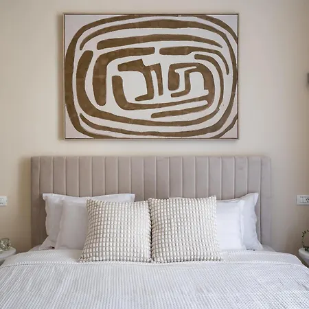 Classic 3br Loft Overlooking Cismigiu Gardens, Two Bathrooms, Balconies Appartement Bucarest