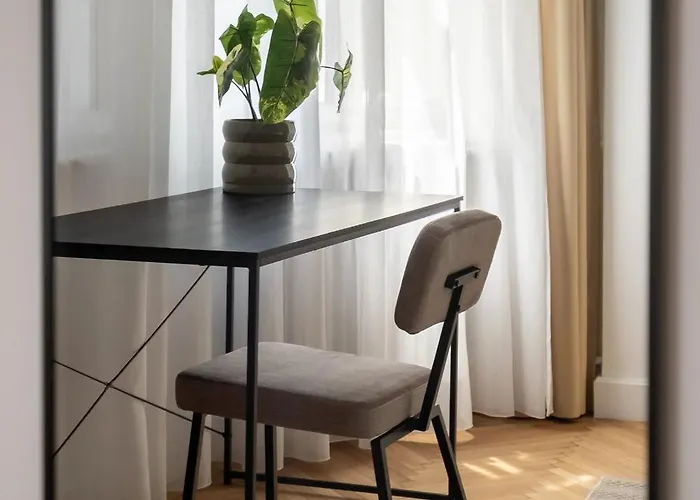 Classic 3br Loft Overlooking Cismigiu Gardens, Two Bathrooms, Balconies * Bucureşti