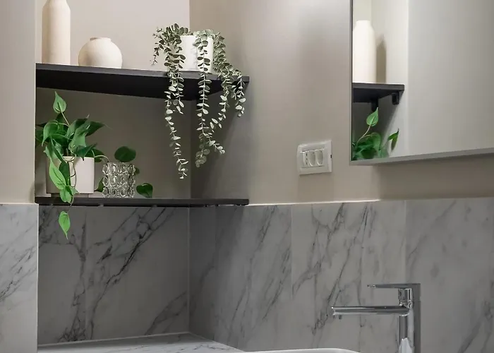 Classic 3br Loft Overlooking Cismigiu Gardens, Two Bathrooms, Balconies Apartament Bucureşti