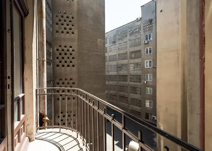 Apartament Classic 3br Loft Overlooking Cismigiu Gardens, Two Bathrooms, Balconies Bucureşti