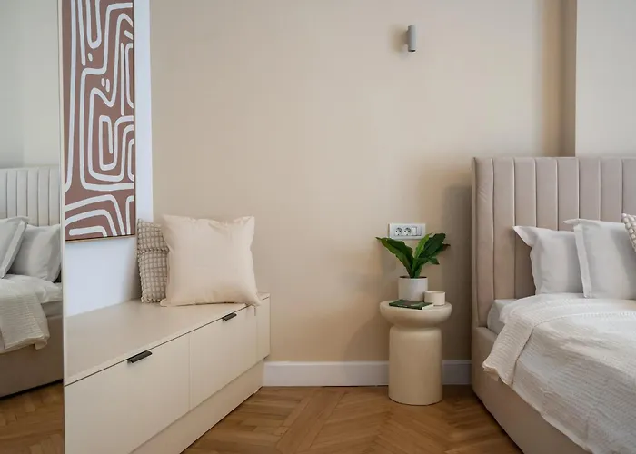 Classic 3br Loft Overlooking Cismigiu Gardens, Two Bathrooms, Balconies *