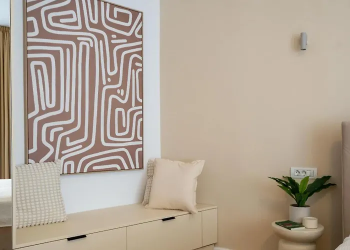 Classic 3br Loft Overlooking Cismigiu Gardens, Two Bathrooms, Balconies * Bucureşti