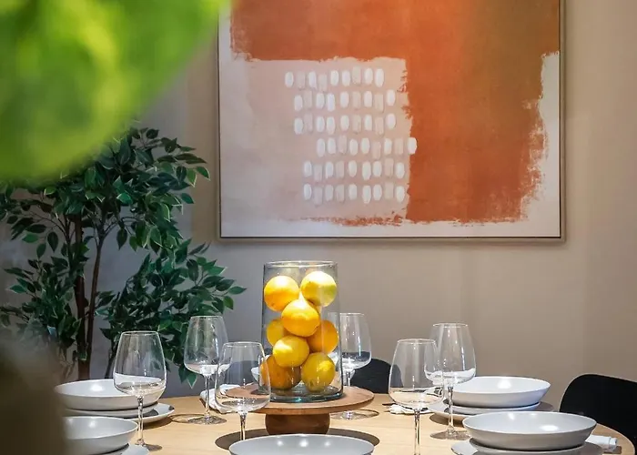 Classic 3br Loft Overlooking Cismigiu Gardens, Two Bathrooms, Balconies Bucureşti