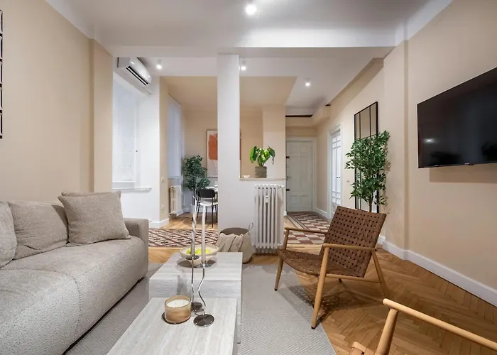 Classic 3br Loft Overlooking Cismigiu Gardens, Two Bathrooms, Balconies *