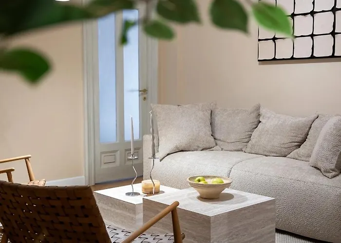 Classic 3br Loft Overlooking Cismigiu Gardens, Two Bathrooms, Balconies