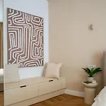 Classic 3br Loft Overlooking Cismigiu Gardens, Two Bathrooms, Balconies * Bukarest