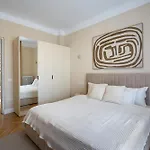 Lejlighed Classic 3br Loft Overlooking Cismigiu Gardens, Two Bathrooms, Balconies Bukarest