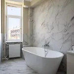 Lejlighed Classic 3br Loft Overlooking Cismigiu Gardens, Two Bathrooms, Balconies *