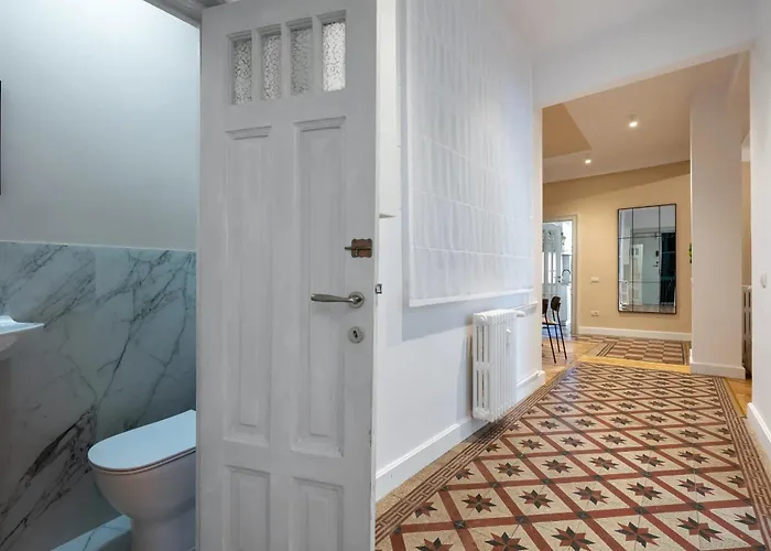 公寓 Classic 3br Loft Overlooking Cismigiu Gardens, Two Bathrooms, Balconies 布加勒斯特