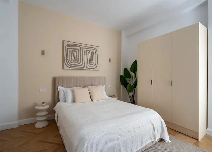 公寓 Classic 3br Loft Overlooking Cismigiu Gardens, Two Bathrooms, Balconies 布加勒斯特