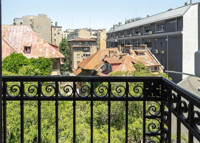 公寓 Classic 3br Loft Overlooking Cismigiu Gardens, Two Bathrooms, Balconies