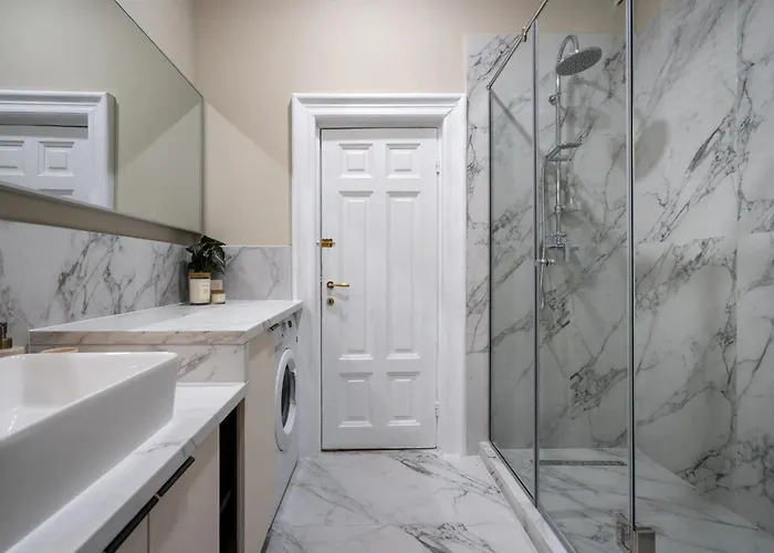 Classic 3br Loft Overlooking Cismigiu Gardens, Two Bathrooms, Balconies *