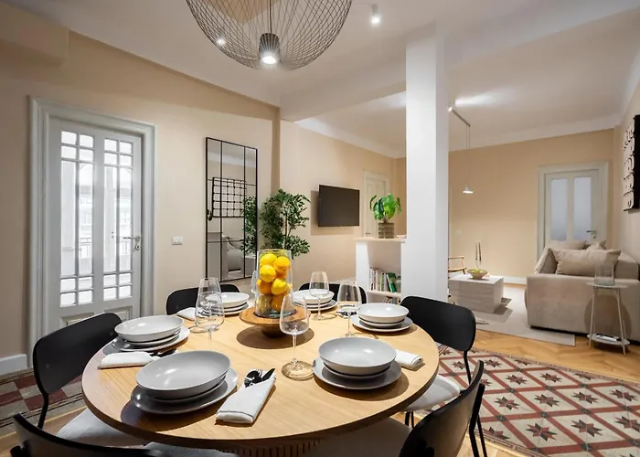 Classic 3br Loft Overlooking Cismigiu Gardens, Two Bathrooms, Balconies Apartment