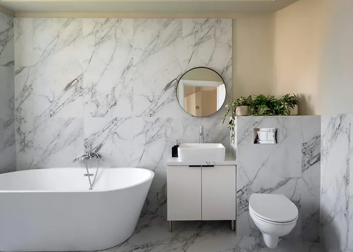 Apartment Classic 3br Loft Overlooking Cismigiu Gardens, Two Bathrooms, Balconies *